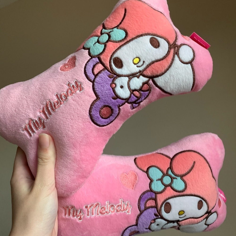 My melody car head rest set
